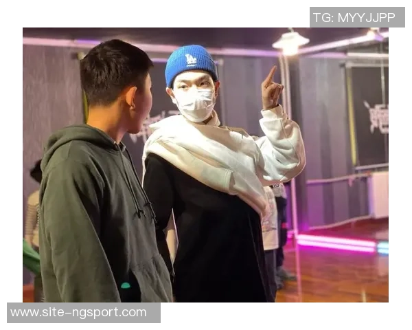 南京街舞队在团队协作排名中创新高展现实力与默契的完美结合 南京街舞队在团队协作排名中创新高展现实力与默契的完美结合