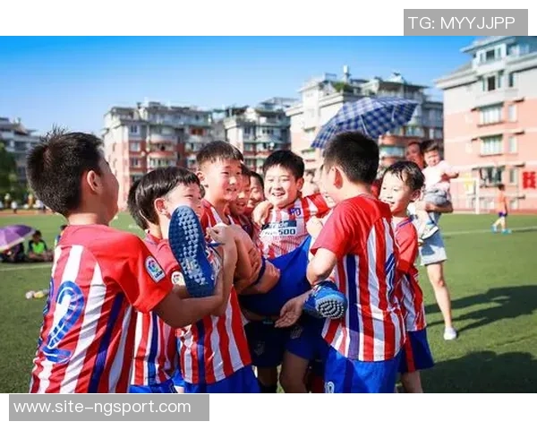 奥斯坦德与标准烈日的激烈对决展现足球魅力与团队精神的巅峰对抗 奥斯坦德与标准烈日的激烈对决展现足球魅力与团队精神的巅峰对抗